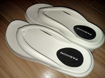 Product Review of Sandals for women thick bottom flip flops women's wedge heel non-slip beach Women slippers Walking Shoes Footwear Shoes Girl White Summer Makapal Comfort from D**a 0