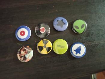 Product Review of Personalized Button Pin 2.25in, 1.5in, and 1in from Y**g 0