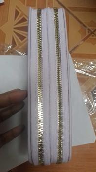 Product Review of กระเป๋าสตางค์ใบยาวซิบคู่ปักดอก จุของได้เยอะ(GC-310) กระเป๋า  พกพา กระเป๋า  สตางค์ วิเวียน from ส**น ต**้ 1