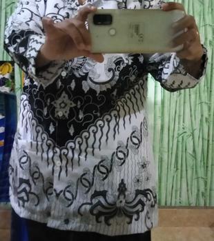 Product Review of Seragam Batik PGRI Pria Wanita Terbaru Full Furing Erlangga Group from a**i a**a 0