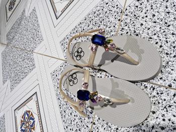 Product Review of (form to lùi size) Sandal Đính Đá Vuông Chiếc Lá Dép Shoes Giày Nữ from R** ♊** 0