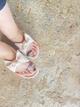 Product Review of Gạo.Shoes - (35-42) Dép Lê Mũi Tròn Xỏ Ngón Cái, Quai Đá Cao Cấp, Phối Nơ 2 Tầng To Xinh Xắn, Nơ Buộc Linh Hoạt, Đế Chống Trơn Trượt. DéP Nữ GiàY from T** H**n 1