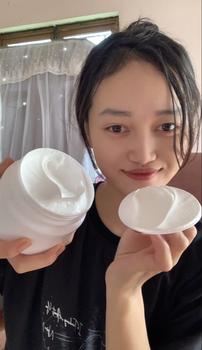 Product Review of Kem Body - Hnana Plus 280g dưỡng ẩm trắng sáng da với spf 50+ from Q**h T**🤍 2