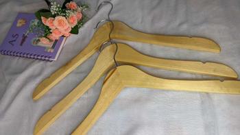 Product Review of Hanger kayu natural dewasa from c**7 0