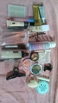 Product Review of Bộ Trang Điểm 24 món gồm Xịt khoá make-up, Bảng phấn mắt, Kem nền, Kẻ mắt, Kẻ mày, Bộ cọ, Kẹp cong mi, Son, Phấn phủ.. đầy đủ như hình Mỹ Phẩm Nữ from T**g ** P**g 0