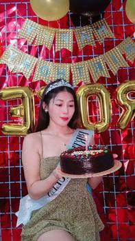 Product Review of 16 Inches Number And Letter Foil Balloon Gold Birthday Party Needs Decoration Balloon Supplies from E**n 1
