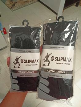 Product Review of KAOS KAKI BOLA PANJANG ANTISLIP MERK SLIPMAX ORIGINAL Nyaman Nyaman Uniseks Set Pria from o**1 0