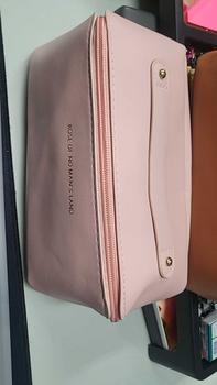 Product Review of 【พร้อมส่ง】ที่เก็บเครื่องสำอางหนัง กระเป๋าใส่อุปกรณ์อาบน้ำหญิง กระเป๋าเครื่องสำอางผู้หญิง from t**a 0