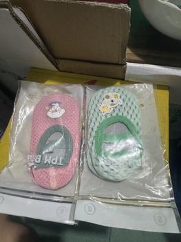 Product Review of Giày vớ tất tập đi có chống trượt, vải thoáng mát an toàn cho bé 6-18 tháng  Andamhuuco-Nababyshop from K** L**n 1