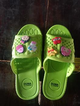Product Review of Dép tổ ong gắn stickers Eva nhẹ êm chống trơn nam nữ đều mê siêu hot trend năm nay có 10 màu lựa chọn size 35-42 from Y** N** 6** 1