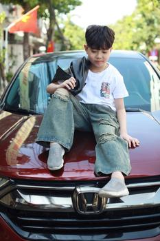 Product Review of QJD23_6 Quần Jean Rách Phong Cách Hàn Quốc Mới 2023 Dễ Phối Đồ Cho Bé from g** e**e 0