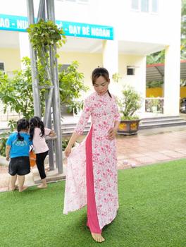 Product Review of Áo dài hoa nhí tím lụa Nhật in 6D _ Mã P64 from H**g 0