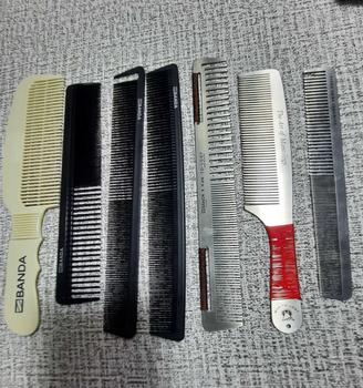 Product Review of The Simple Carbon Comb / Sisir Karbon by Banda Neira Grooming from W** h**r C**S 0