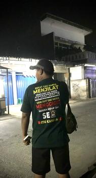 Product Review of Kaos Dekat Gak Harus Menjilat Gak Bahaya Ta Premium Katun Combed Distro 24s Nyaman from u**0 0