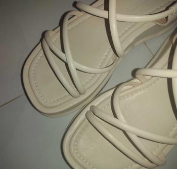 Product Review of EROSSKA - Giày sandal nữ đế xuồng dây quai mảnh cao 6cm màu nude - SB014 from u**0 2