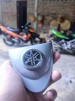 Product Review of emblem panel logo dasi depan dada depan yamaha fiz R Motorcycle from r**. ** 0