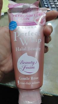 Product Review of SENKA Perfect Whip Gentle Rose Facial Foam 100gr - Mengandung Hyaluronic Acid Membersihkan Wajah from c**t 0