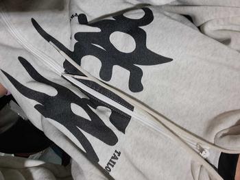 Product Review of Áo nỉ hoodie form rộng tay bồng phối vai Nữ Top Women in 2 mặt - Chữ Chảy from ** 2