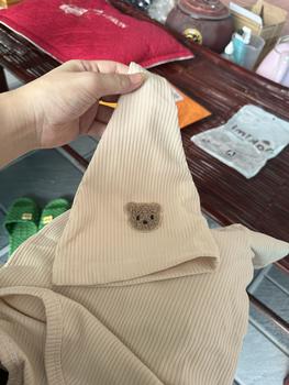 Product Review of [Kèm mũ] Bodysuit dài tay cho bé Đính Gấu, body dài tay cho bé gái bé trai chất Tăm gân mẫu quần áo sơ sinh 0-12M Jumpsuit Kem from É** 3