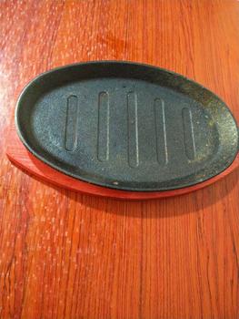 Product Review of FUDE - Cast Iron Oval sizzling plate With Wood Base Steak Grill Plate Matte Oven Wooden from J**e 0