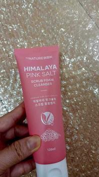 Product Review of Sữa Rửa Mặt Muối Hồng Himalaya NATURE BOOK MALL, Sửa Rửa Mặt Thuần Chay Được Hiệp Hội Thuần Chay Quốc Tế Vegan Chứng Nhận Nữ Skincare sữa _ ử a r from H** 0