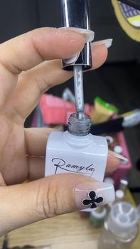 Product Review of Sơn gel mắt mèo ánh trăng cực quang RAMYLA from L**h C**y 0