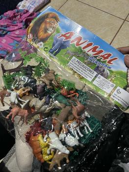 Product Review of 16Pcs/53Pcs Mainan Hewan Animal Besar / Animal Figurine / Sea Animal / Wild Animal from C**✨ 1