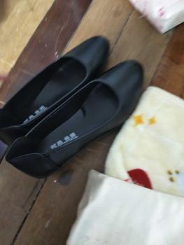 Product Review of รองเท้าเดี่ยวผู้หญิงอเนกประสงค์และทันสมัย รองเท้าทำงานไม่เหนื่อยหลังจากยืนเป็นเวลานาน ชุดทำงานสัมภาษณ์สีดำ รองเท้ามืออาชีพ รองเท้าส้นสูงพื้นนุ่ม รองเท้าผู้หญิงส้นหนา from M**3 0
