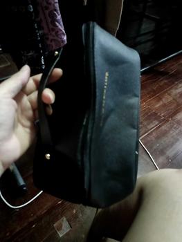 Product Review of 【พร้อมส่ง】ที่เก็บเครื่องสำอางหนัง กระเป๋าใส่อุปกรณ์อาบน้ำหญิง กระเป๋าเครื่องสำอางผู้หญิง from ห**์ พ**ี 1
