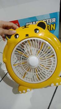 Product Review of Kipas Angin Karakter 10inch Kipas meja termurah Portable listrik Desk Fan lucu from L**a 1
