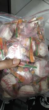 Product Review of 1kg (50 cái) Bánh in loại nhỏ (HSD 20 NGÀY) nhà nguyệt thơm ngon nhân dừa non và nhân đậu xanh ( 1kg hơn 50 bánh ) Cake from R**A 0