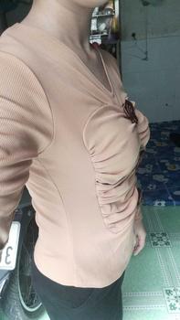 Product Review of Sét bộ thời trang hoa trà phối quần ống loe tôn dáng siêu xinh ( gồm 3 hoa có thể tháo rời) Nữ Women Top Thun from 🌻**🍀 2