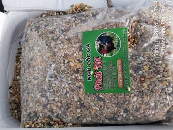 Product Review of 5kg Ngũ Cốc Gà 15 Hạt,Không Cám( Tặng Cám Cỏ Linh Lăng) from N**n t**h t**h 6** 0