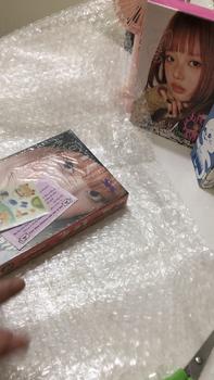 Product Review of Tổng hợp bộ ảnh NEWJEANS nguyên seal chính hãng đủ ver photobook và weverse các era sưu tầm from ˗**y ** ˊ** 1