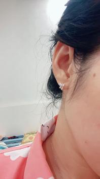 Product Review of Bông tai nơ Bốn cánh Mềm mại HMJ đường kính 8mm Hoa Tai Women Khuyên Tai from N**h Q**h T**g 0