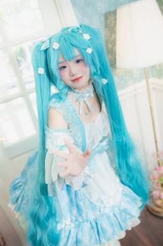 Product Review of Kính Áp Tròng Màu Hóa Trang, 2 Cái / 1 Cặp, Mềm Mại Và An Toàn, Màu Xanh Dương Máu Hiếm, Phong Cách Anime from r** c**n ❄** 0