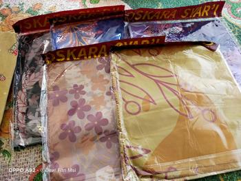 Product Review of PAKET USAHA HIJAB SEGI EMPAT OSKARA SYAR'I MOTIF 100 RIBU 5 PCS RANDOM Gold Nyaman Square Logo Muslim Standar Cantik Voal from D**i F**i ** 0