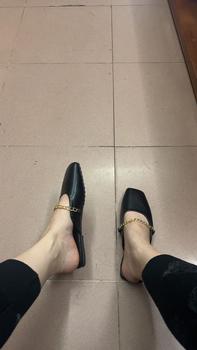 Product Review of (Form ngắn tăng size) Giày nữ sục bệt mũi vuông gót vuông trang trí xích vàng  thời trang Nguyễn Gia N139 Shoes DéP from B**h 0
