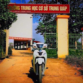 Product Review of Giày CT3 Xanh Chuối Cường Trắng 3 ( Tặng Tất ) from T**H 3