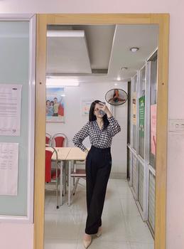 Product Review of Áo sơmi hoạ tiết nanh sói - houndstooth Top Nữ from H**g L** 0