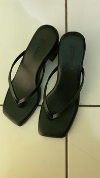 Product Review of Bluebells DUSTY Sendal Heels Wanita 5cm Model Simple Dengan Bantalan Injakan Yg Empuk (Tersedia Size 36-44) Sandal Hitam Putih from M** k**a 1
