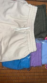 Product Review of Combo 5 Quần Short Thun Nữ Vải Nỉ Lưng Thun Co Giãn Màu Ngẫu Nhiên from B**m 0