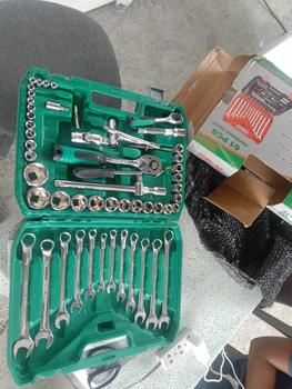 Product Review of 61PCS Srepair Tool Set Socket Wrench Set Car Tools Set Torque Wrench Tool Box Set Wrench Tools Set from L**a G** P**g 0