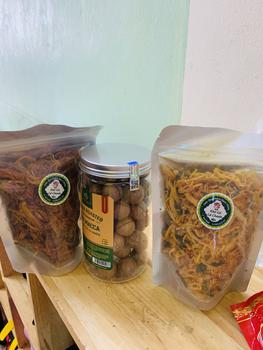 Product Review of KHÔ GÀ CHÁY TỎI NHÀ LÀM DAI NGON ĐẶC BIỆT Snack Ăn Vặt Food Thức Ăn from L** A**6 0