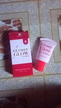 Product Review of กันแดดกลอสซีโกลว์ Glossy Glow กันแดดเนื้อCC SPF50 PA++ เหมาะสำหรับใบหน้า Skincare กันแดด Sunscreen from P**🤍 0