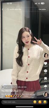 Product Review of Chân váy nhung xếp ly đính nơ chất dạ nhung from T**i 0