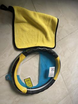 Product Review of Bọc vô lăng thể thao cacbon phối da dập vân rồng cao cấp cho xe 4-16 chỗ from Q**N Q** 0