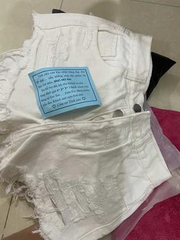 Product Review of Quần jaens đùi 4 nút from ❤** 0
