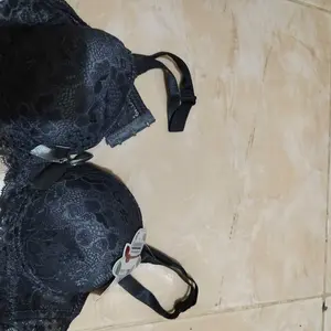 Set Bh Celana Dalam Wanita Busa Tebal Kawat Cup Kecil Setelan Bra Motif Renda