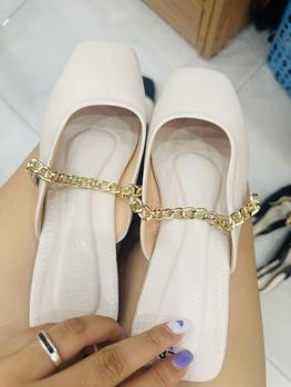 Product Review of (Form ngắn tăng size) Giày nữ sục bệt mũi vuông gót vuông trang trí xích vàng  thời trang Nguyễn Gia N139 Shoes DéP from P**g E** B** 0